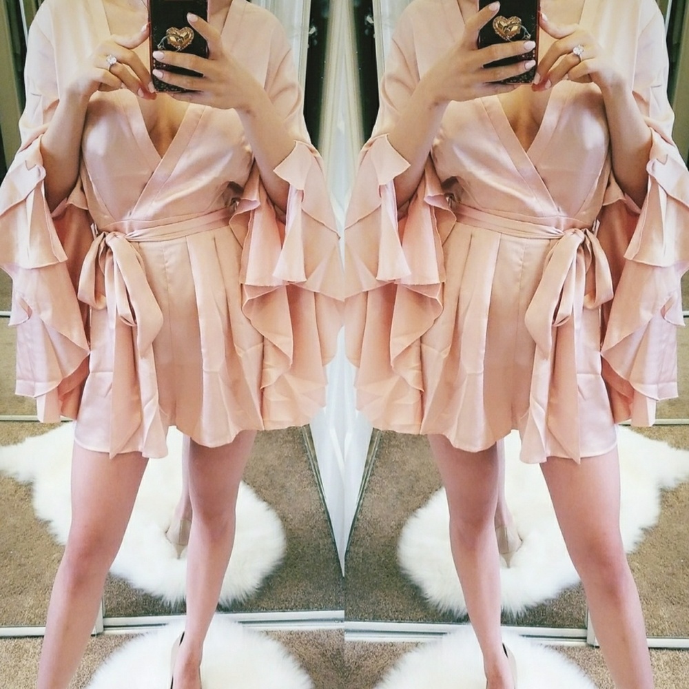 Last S•Flirty Playsuit Satin Bell Sleeves - Picture 7 of 8